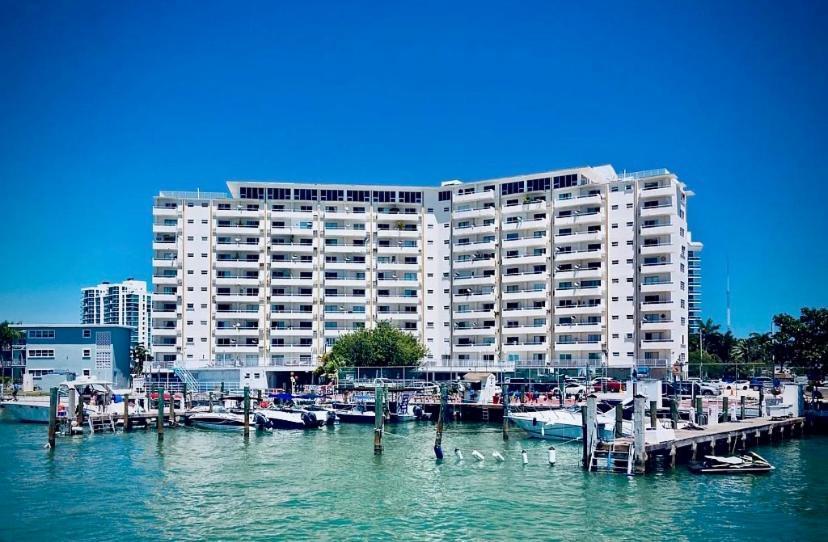 Premium Modern Waterfront Apartment With Miami Skyline View On The Bay 5 Mins Drive To Miami Beach With Free Parking Exterior foto